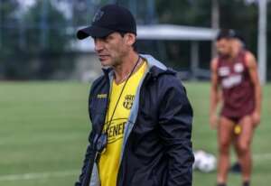 Santos quer técnico de time da Libertadores
