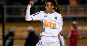 Santos dá parabéns e Neymar diz que caminho dos dois 'ainda vão se cruzar'