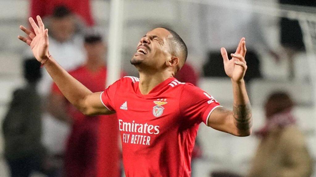 Vasco quer Gilberto lateral do Benfica