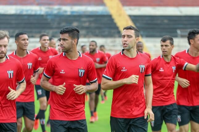 jogadores treinamento botafogo sp