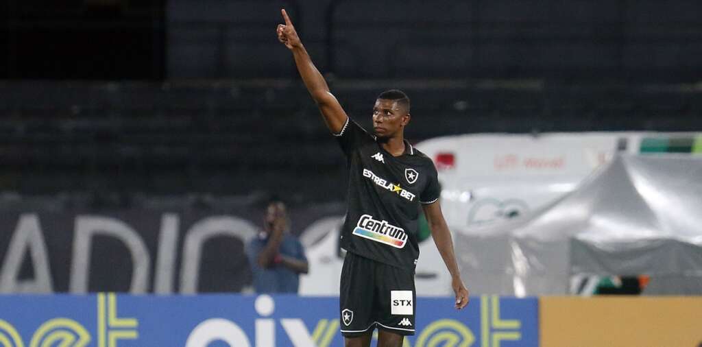 CARIOCA: Botafogo leva 2 gols, reage e vira sobre o Madureira