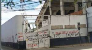 Pernambucano: Empresário tenta demolir bilheteria de estádio