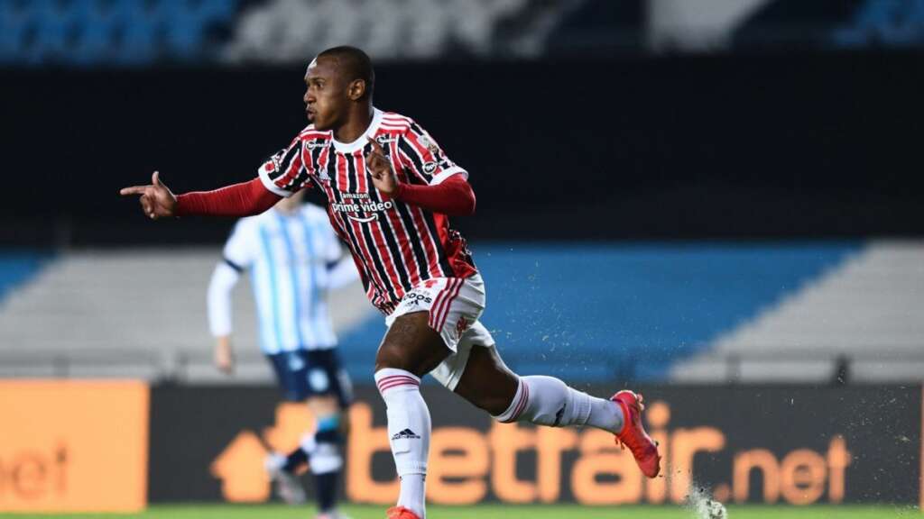 Éder e Marquinhos ganham espaço com Rogério Ceni