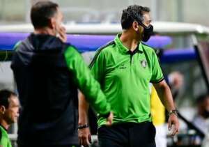 América-MG x Guaraní-PAR Coelho entra na história