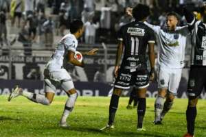 Ponte Preta x Novorizontino - Kleina está com a corda no pescoço!