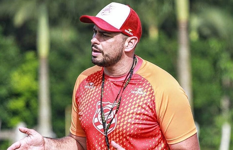 Paranaense: Rio Branco anuncia saída de treinador após cinco derrotas em seis jogos