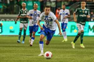 Paulistão: Destaque da Copa SP comemora estreia no profissional do Água Santa