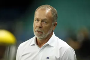 Mineiro: Cruzeiro é condenado a pagar dívida ao técnico Mano Menezes