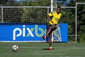 Cruzeiro encaminha rescisão de zagueiro