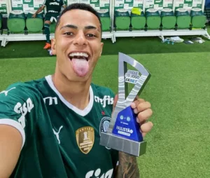 Paulistão: Giovani deixa titularidade nas mãos de Abel e diz realizar sonho no Palmeiras