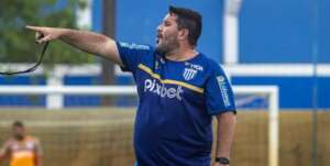 Barroca não se vê pressionado apesar da eliminação do Avaí na Copa BR