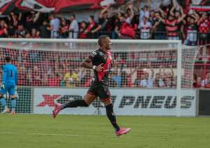 GOIANO: Atlético bate Vila Nova e larga na frente por vaga na decisão