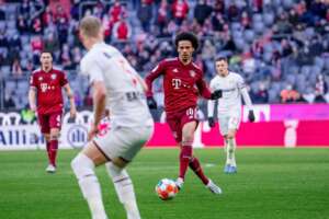 ALEMÃO: Bayern sai na frente, mas Muller faz gol contra e dá empate ao Leverkusen