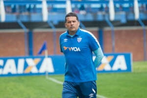 Paranaense: Operário anuncia ex-treinador de Avaí e Chapecoense