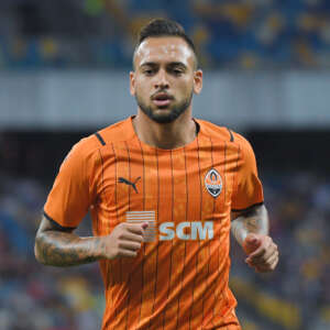 Shakhtar confirma transferência do volante Maycon ao Corinthians