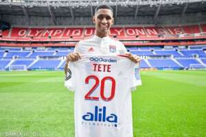 Francês: Lyon anuncia atacante ex-Grêmio