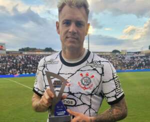 PAULISTÃO: Roger Guedes comemora fase artilheira