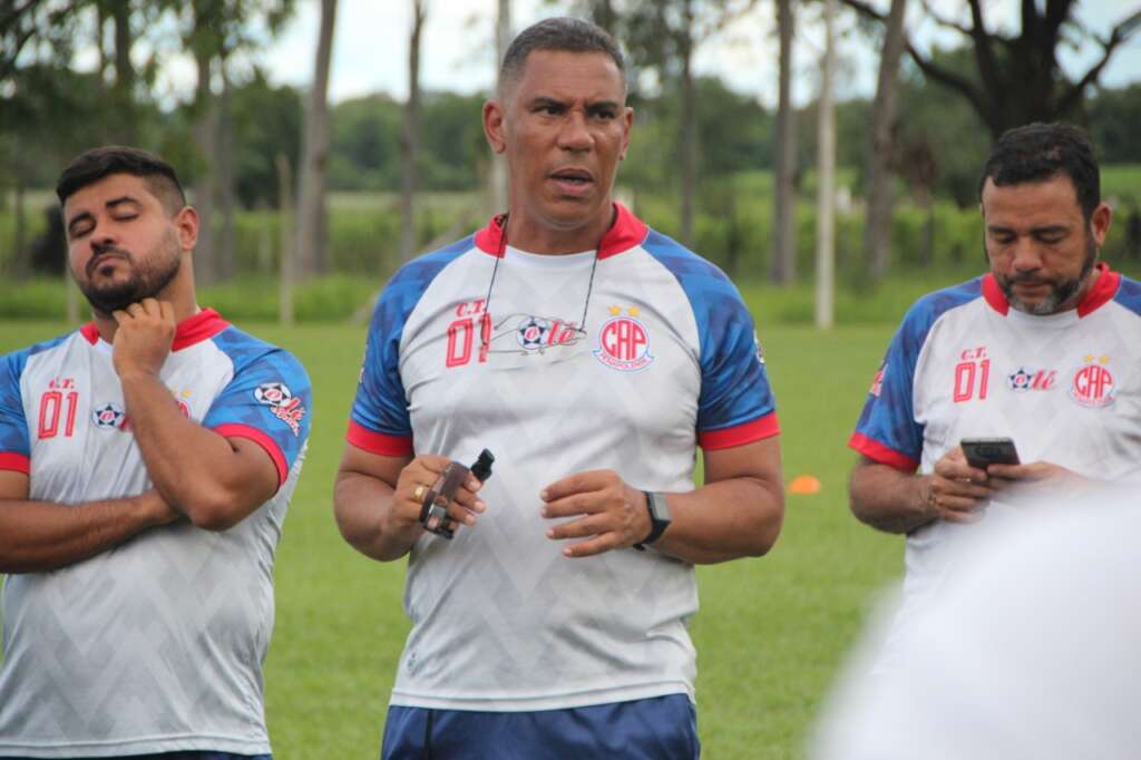 Penapolense confia em bom trabalho de treinador para a Segundona