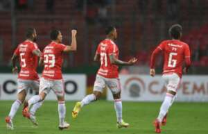 GAÚCHO: Inter vence Aimoré debaixo de vaias e protestos no Beira-Rio