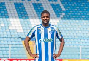 Avaí contrata volante de time da Série B