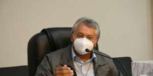 Em Catanduva, padre reza missa, administra a cidade e dirige um time de futebol