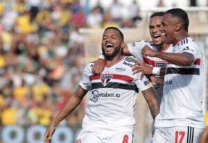 Após gol e passe, Reinaldo divide méritos no São Paulo