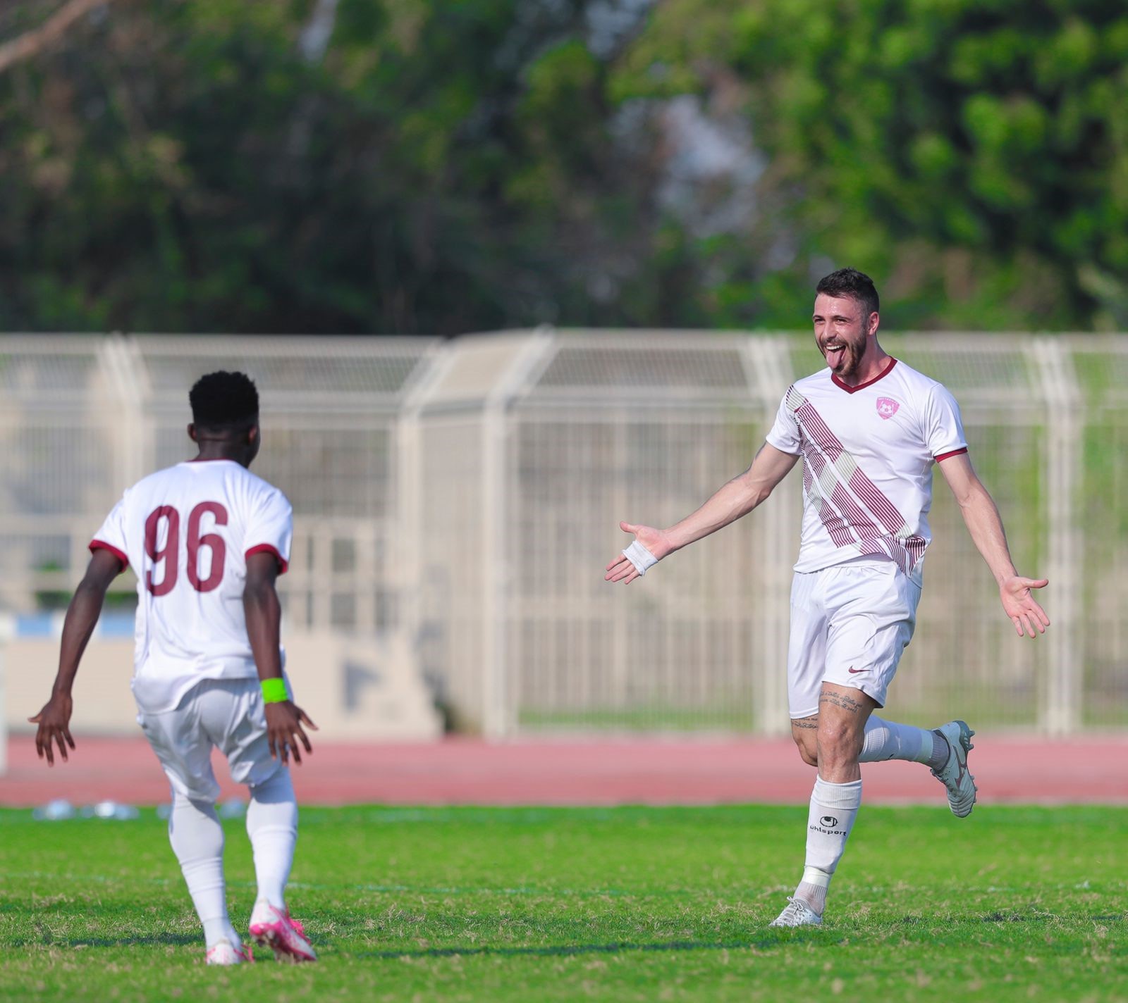 Atacante brasileiro busca artilharia e acesso na Arábia Saudita