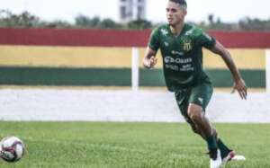 Sampaio Corrêa contrata ex-meia do Bahia