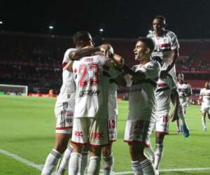 São Paulo 2 x 0 Manaus - Tricolor passa fácil...