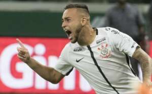 Corinthians oficializa Maycon: 'Espero dar muitas alegrias'