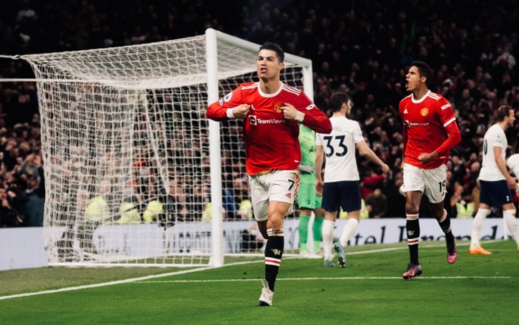 INGLÊS: United vence e CR7 vira maior artilheiro em jogos oficiais