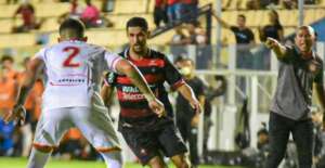 Moto Club-MA 1 (2) x (4) 1 Tombense-MG - Mais pênaltis!