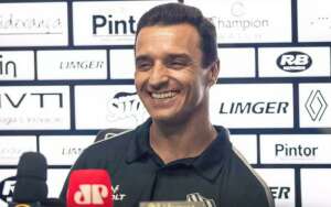 Júnior Rocha vê Figueirense no caminho certo: 'Orgulho'