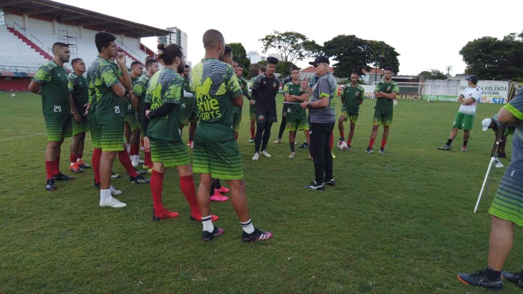 Técnico do Velo Clube fala em ansiedade antes do clássico