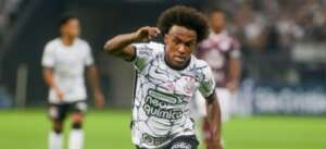 Meia do Corinthians não treina e técnico foca na Liberta