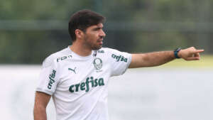 Após Benfica, clube espanhol mostra interesse em tirar Abel Ferreira do Palmeiras