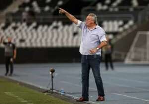 Abel ganha ação de dirigente do Flamengo após ser chamado de 