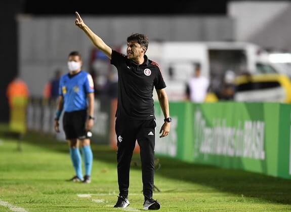 alexander medina treinador internacional 01