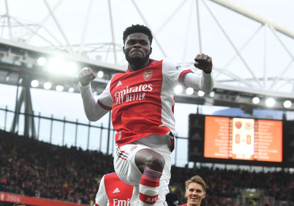 INGLÊS: Martinelli dá assistência, ajuda Arsenal a bater Leicester City e sai aplaudido