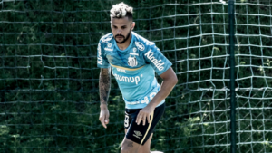 Auro planeja defender Santos contra o Palmeiras