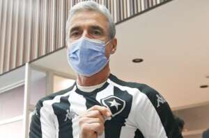 Luís Castro veste camisa e espera 'Botafogo com alma'