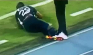 Técnico Juan Carlos Osorio, ex-São Paulo, agride jogador em partida na Colômbia