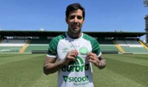 Chapecoense define detalhes e anuncia contratação de ex-Palmeiras e Guarani