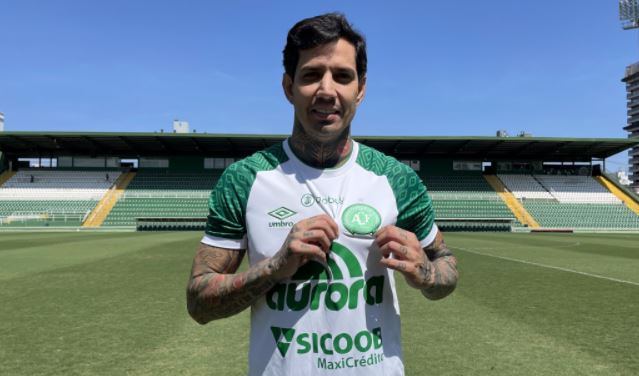 Chapecoense define detalhes e anuncia contratação de ex-Palmeiras e Guarani 2 chape victor