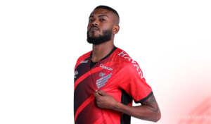 Athletico anuncia ex-Flamengo: 