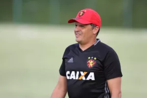 Pernambucano: Sport negocia com técnico ex-Santos