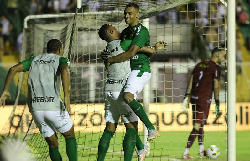 Elton,ex-Figueirense, fez gol de pênalti no jogo e na disputa final