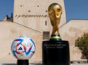 Com Kaká, Fifa inicia tour da taça da Copa do Mundo em países classificados