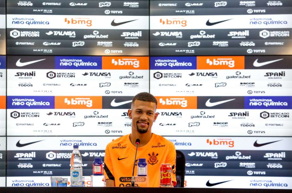 João Victor promete um novo Corinthians neste sábado “com muita intensidade”