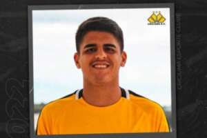 Criciúma contrata zagueiro e acerta com auxiliar